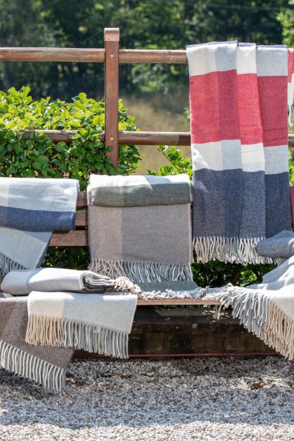Lira Throw – Plaid in Lana Riciclata e Cashmere