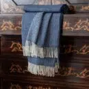 Fara Throw400 – Coperta in Lana Riciclata