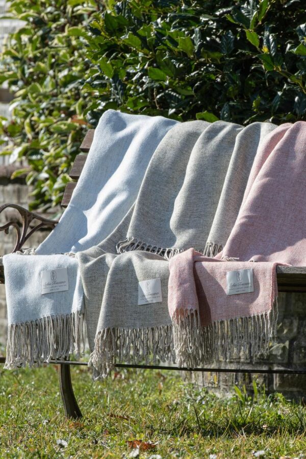 Tavola Throw