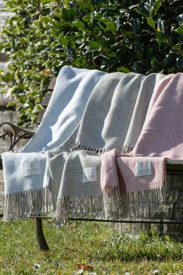 Tavola Throw